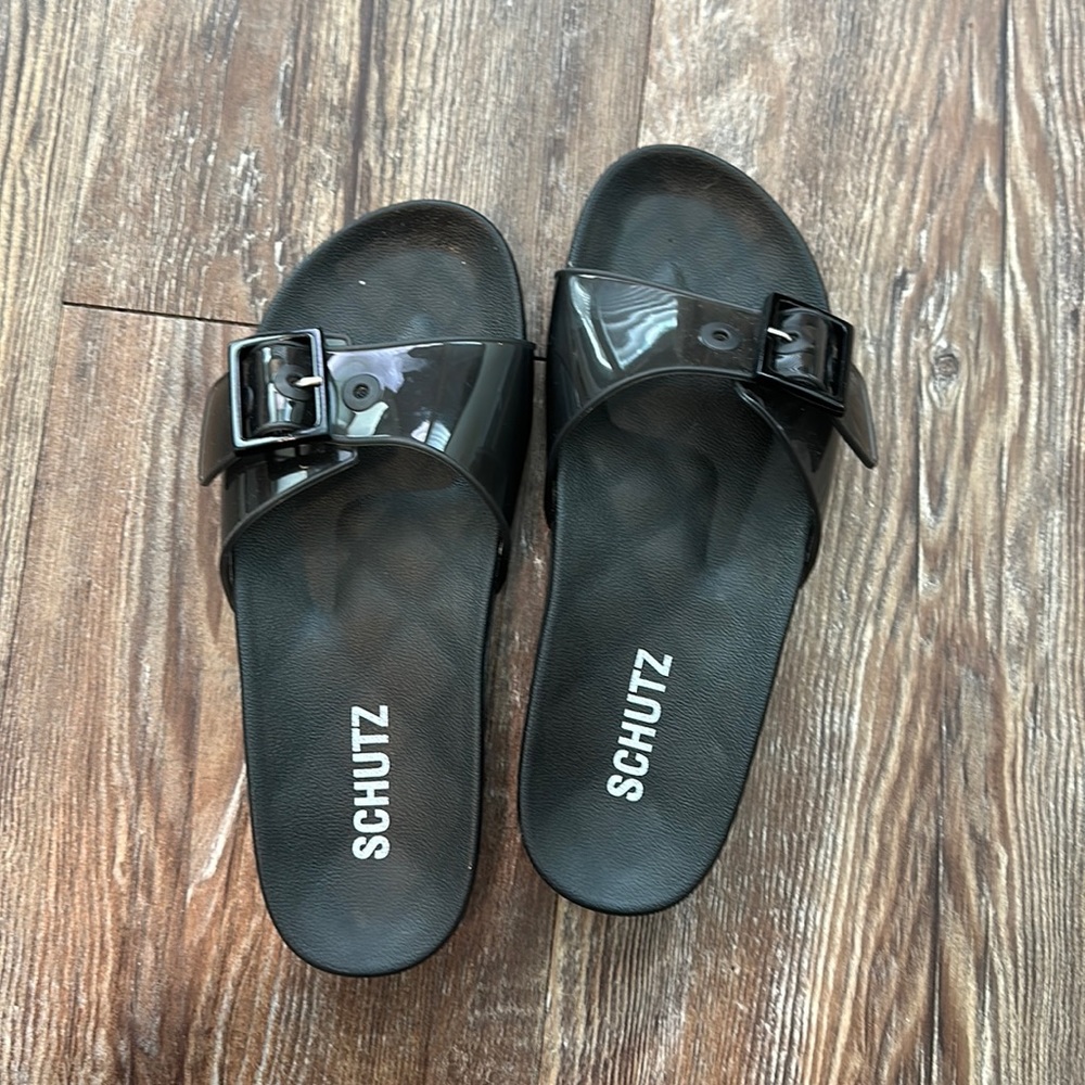 SCHUTZ slides
